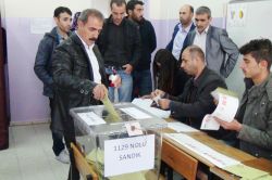 Bingöl’de oylar kullanılmaya başlandı