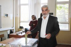 HÜDA PAR Genel Başkanı Yapıcıoğlu oyunu kullandı