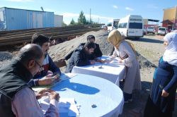 Batman’da köylüler açık alanda oyunu kullandı