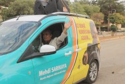 Boş meydanda miting yaptı, 102 oy aldı