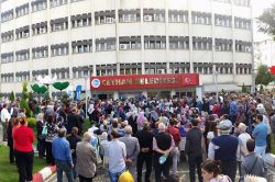 Ceyhan’da TOKİ konutlarına binlerce kişi başvurdu