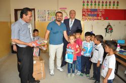 Batman’da minik öğrencilere kırtasiye yardımı