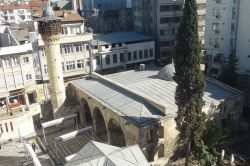 Ömeriye Camii tarihe meydan okuyor
