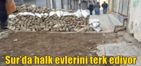 Sur’da halk evlerini terk ediyor