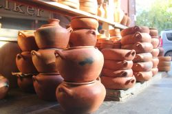 Diyarbakır’da 30 yıldır çanak çömlek satarak geçiniyor