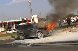 Batman’da bir araç seyir halindeyken alev aldı