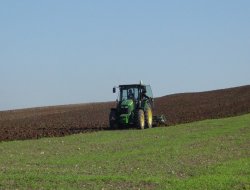Çınar’da tarlalar sürülmeye başlandı-video-foto