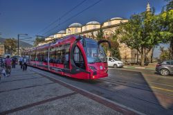 Tramvay hattına park edenlere hapis cezası geliyor