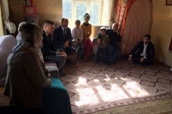 Okula gönderilmeyen kız çocuğu valiye mektup yazdı