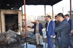 Batman Valisi yanan hırdavat deposunda incelemelerde bulundu