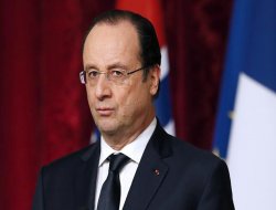 Hollande: Di êrîşan de 127 kes mirin