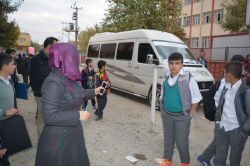 Trafiğe açılan sokak öğrenci velilerinin tepkisi çekti