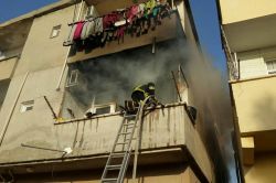 Çakmakla oynayan çocuk yangına neden oldu