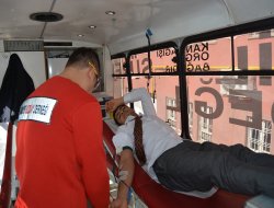 Batmanlı öğrencilerden kan bağışı