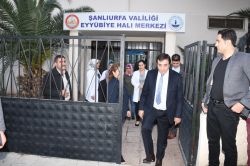 Şanlıurfa Valisi halı kursu ile tanıtım merkezini ziyaret etti