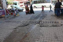 Altyapı yetersizliği esnafı mağdur ediyor