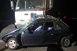 Tarsus’ta eski Ankara yolunda kamyon ve otomobil çarpıştı: 1 ölü foto