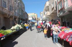 Derik’te pazar yeri açıldı