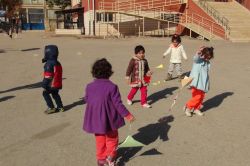 Anaokulunda miniklerin öğretmenler günü coşkusu