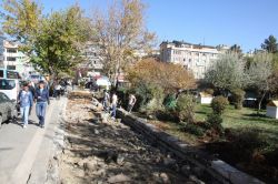 Bingöl’de dar  kaldırımlar genişletiliyor