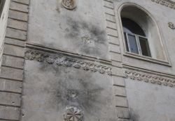 Nusaybin’de camiler kurşunların hedefi oldu