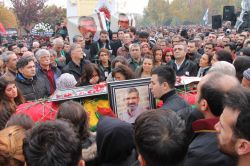 Tahir Elçi defnedildi