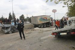 Freni boşalan kamyon dehşet saçtı: 1 ölü, 5 yaralı