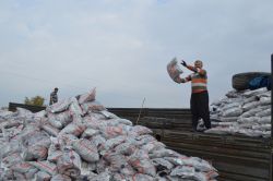 Hilvan’da kömür yardımına başlandı