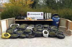 Diyarbakır'da uyuşturucu ve silah ele geçirildi