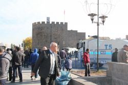 Diyarbakır’da çatışma: 2 polis yaralandı