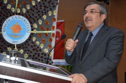 ‘Hz Muhammed insanlığı aydınlatan model bir şahsiyettir’