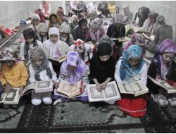 10 Günde Kuran'a Geçtiler