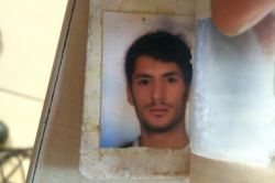 Kaybolan ehliyetini fotoğrafı değişmiş olarak buldu