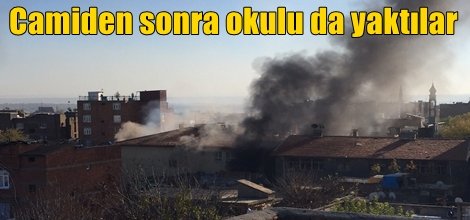 Sur'da Camiden sonra okulu da yaktılar