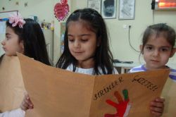 Miniklerin gazetecilik merakı