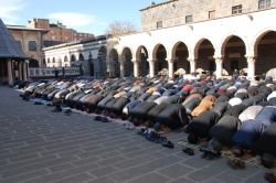 “Camiler kırmızı çizgimizdir”