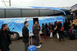 Gerilimin yüksek olduğu Cizre’de halk ilçeyi boşaltıyor