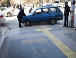 Elazığ Belediyesi’nden kaldırım ihlallerine ceza