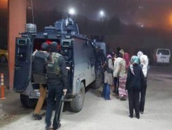 Şırnak’ta yol kapatan 9 kız öğrenciye gözaltı