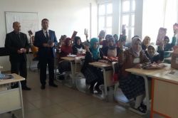 Hayırsever vatandaşlar Kur’an-ı Kerim dağıttı