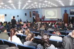 Sağlık öğrencileri madde bağımlılığı konusunda bilgilendirildi