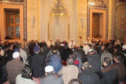 Adanalılar Mevlid Kandili’nde camilere koştu