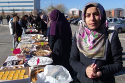 Bingöl Üniversitesi öğrencilerinden Sur halkı yararına kermes