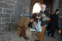 “Diyanet takvimleri ücretsiz dağıtılsın”