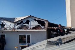 Diyarbakır’da hastaneye roket isabet etti