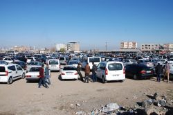 Çatışmalar nedeniyle araçlarını satıyorlar