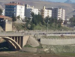 Cizre'de yaşanan çatışmalarda 4 kişi yaralandı