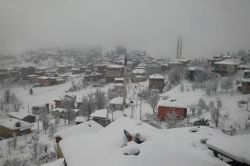 Doğu Anadolu ve Karadeniz’de kardan dolayı 2 bin köy yolu kapandı