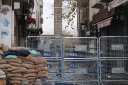 Sur’da 1 polis hayatını kaybetti