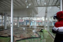 Diyarbakır Surlarının maketi de kurşunların hedefi oldu